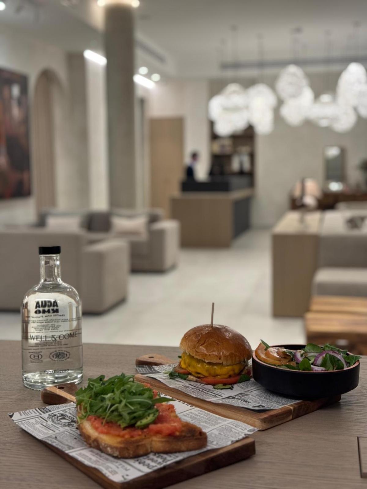 Hotel Well And Come 马拉加 外观 照片